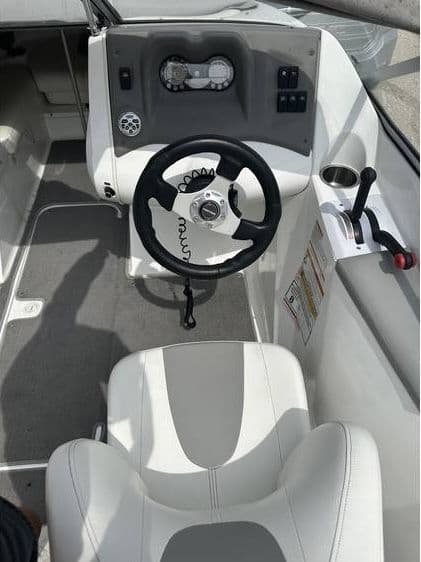 2009 Sea-Doo CHALLENGER 180S - Image 3