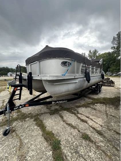 2016 Landau 232 ISLAND BREEZE - Image 3