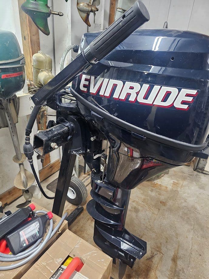 Evinrude 9.8 - Image 1