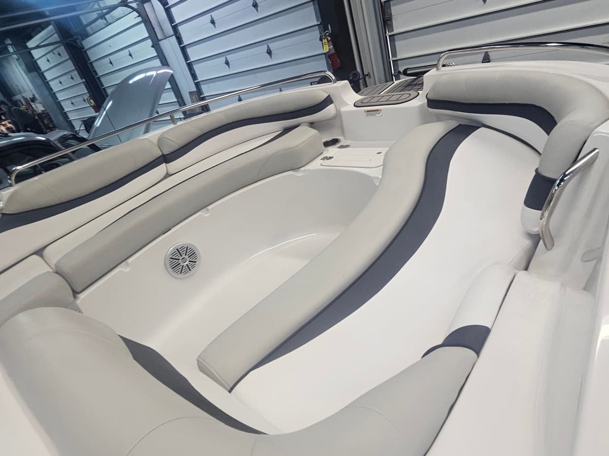 2022 Starcraft 1915 LIMITED - Image 12